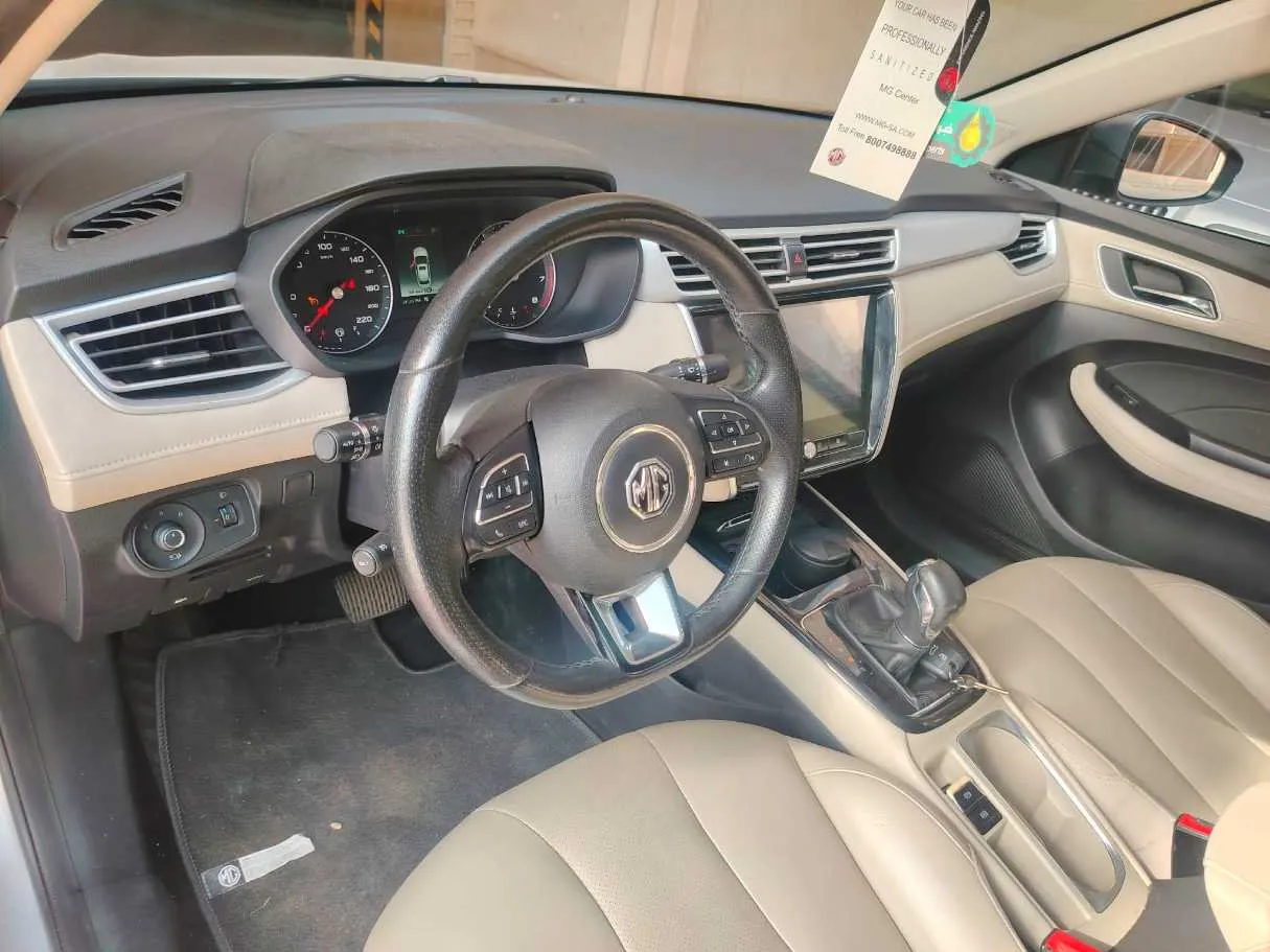 Car image 13