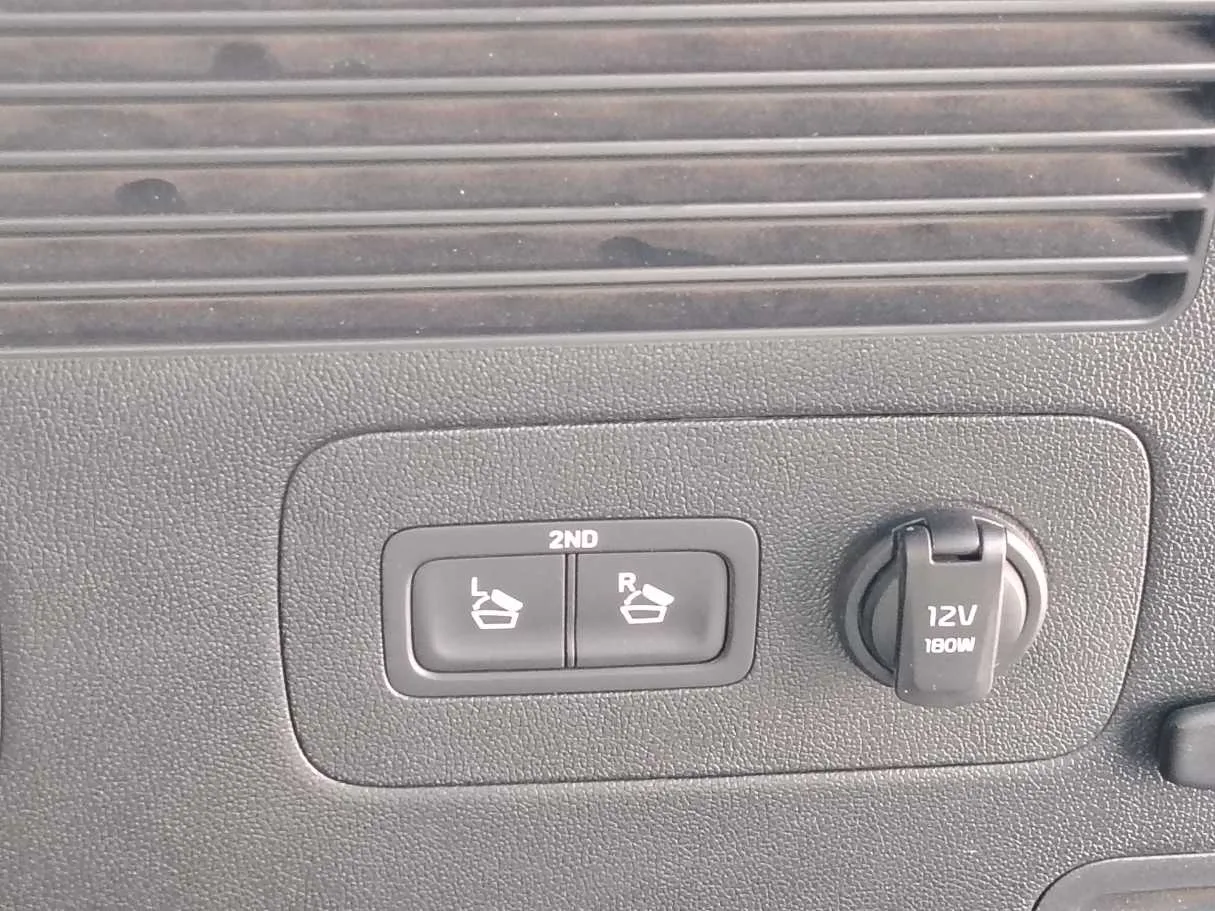 Car image 33