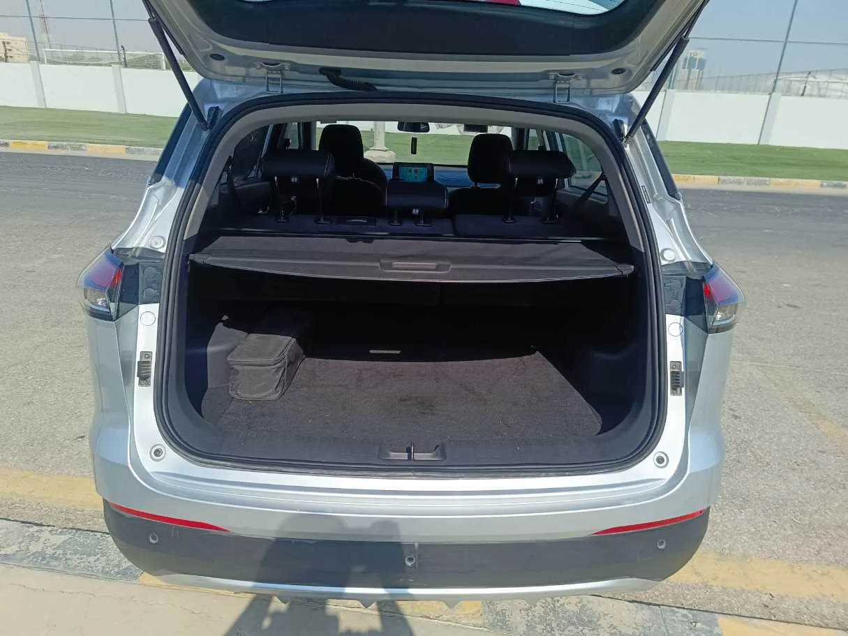 Car image 26