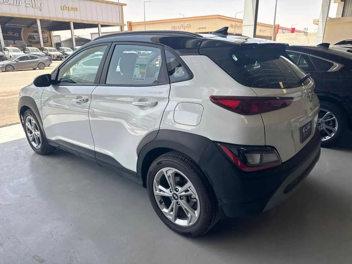Car image 6
