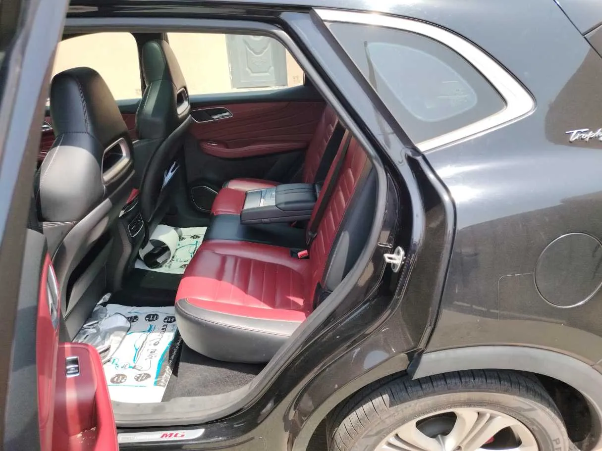 Car image 15