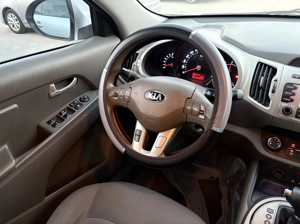 Car image 21