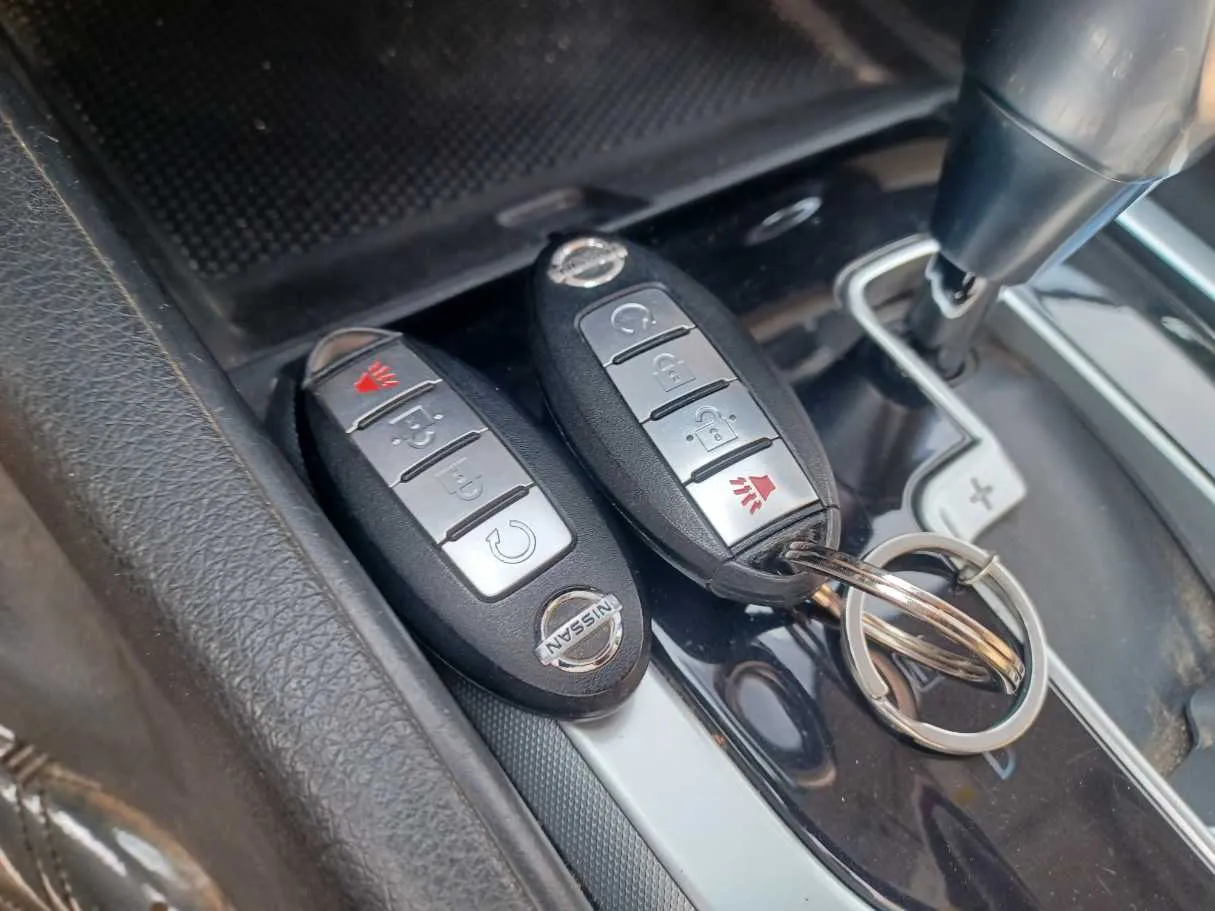 Car image 18