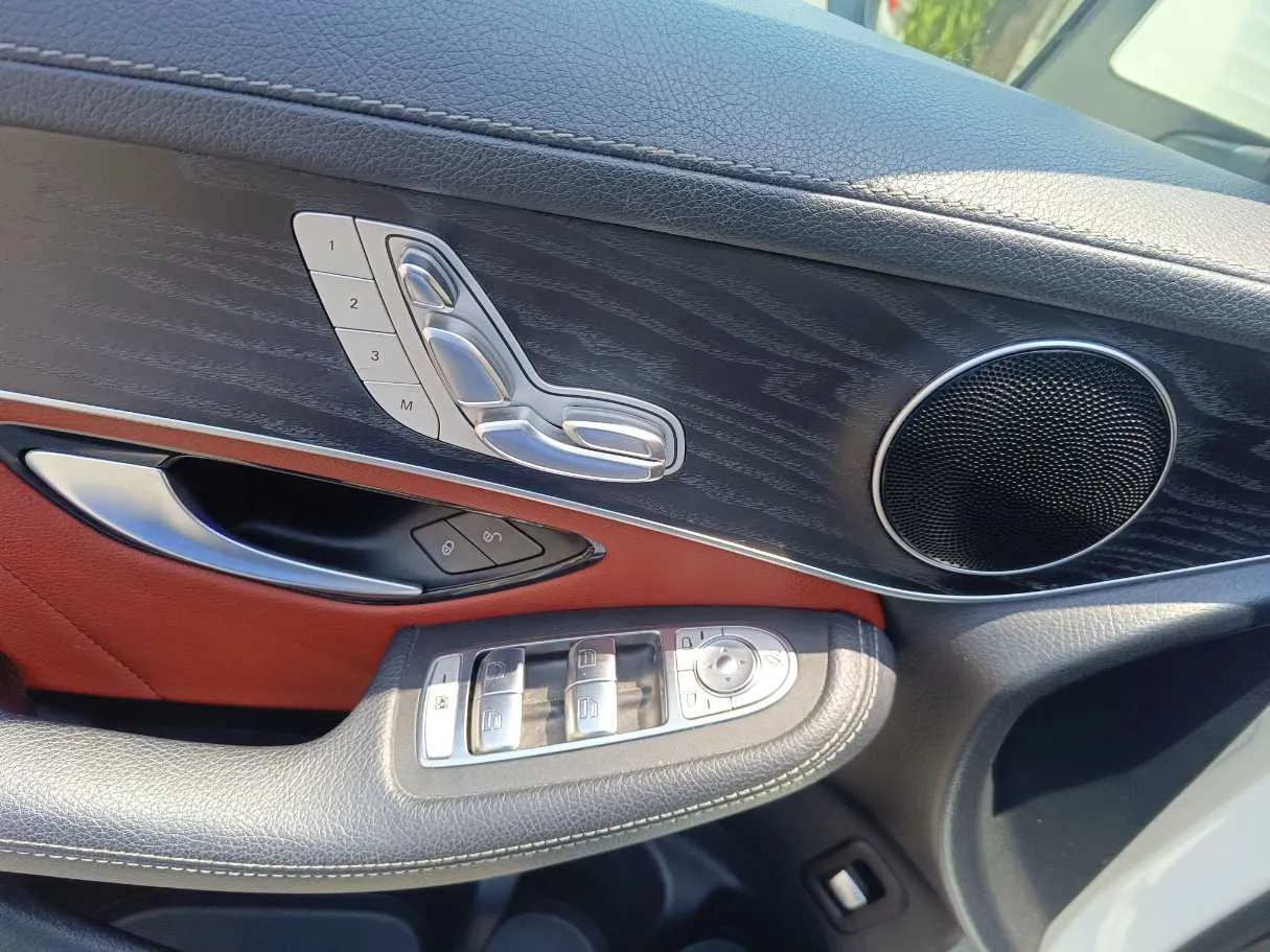 Car image 39