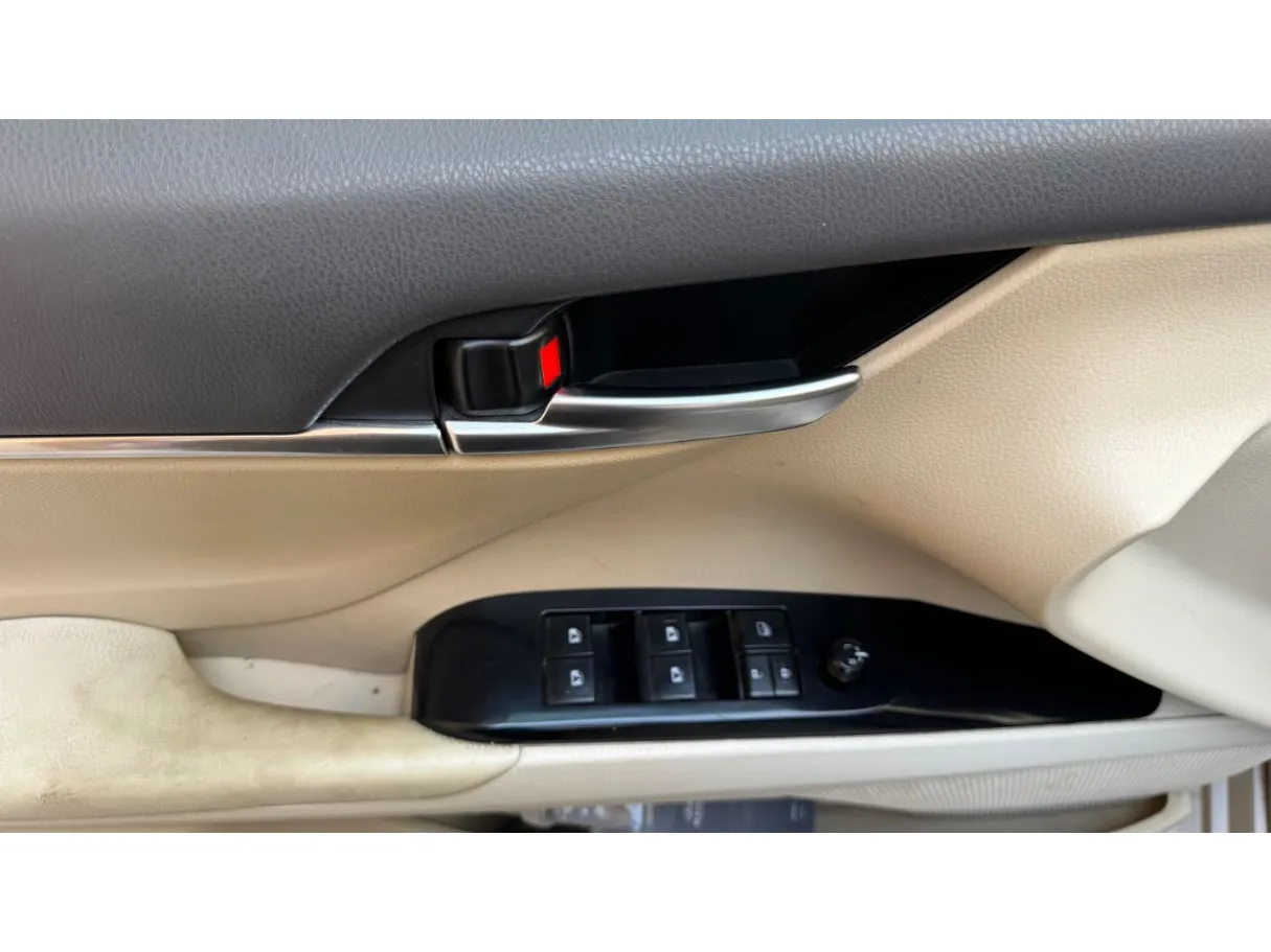 Car image 28