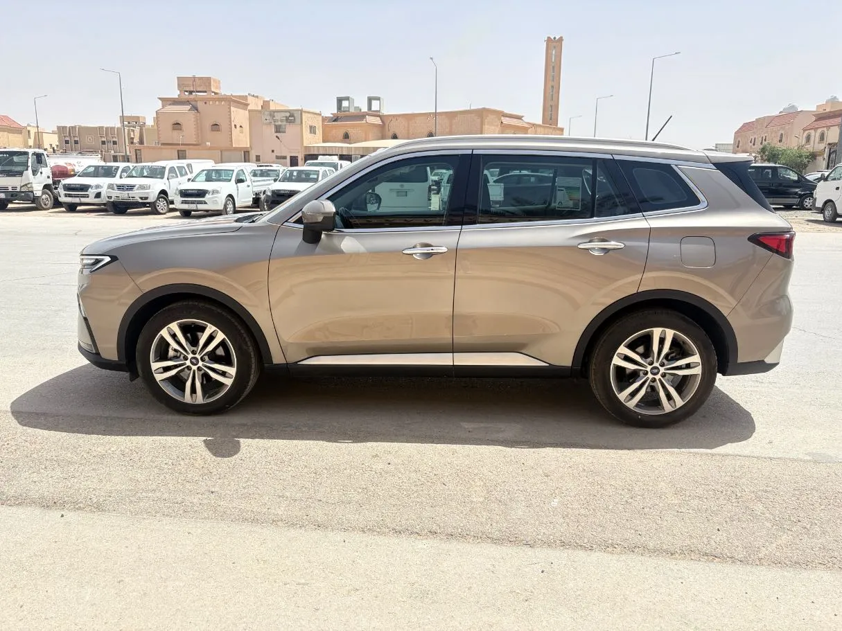 Car image 8