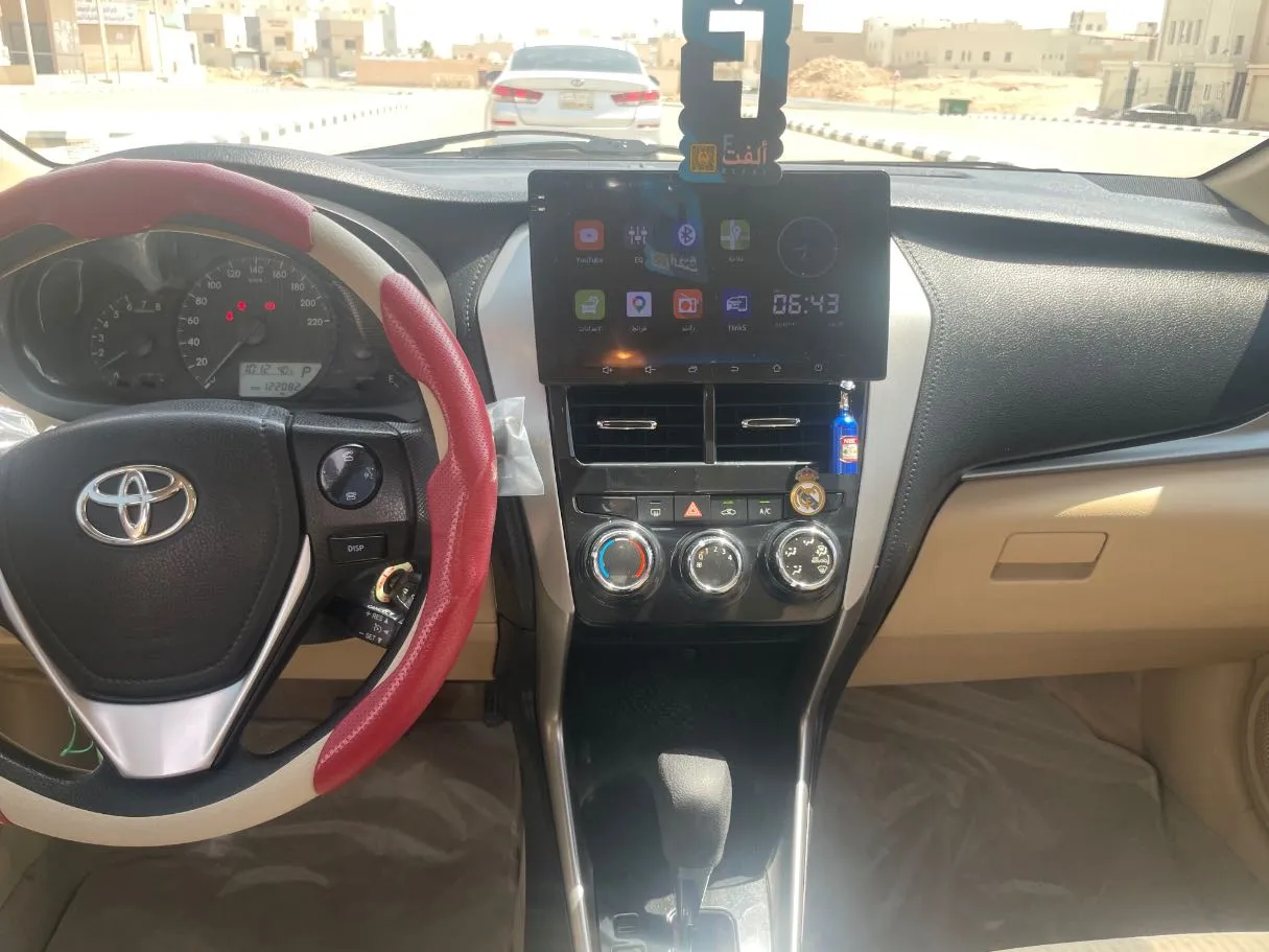 Car image 17