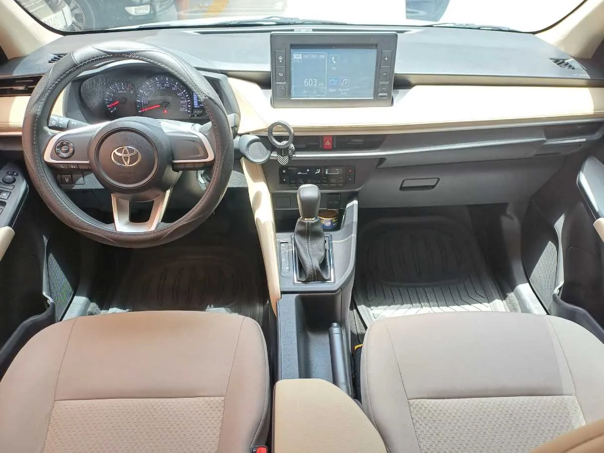 Car image 15