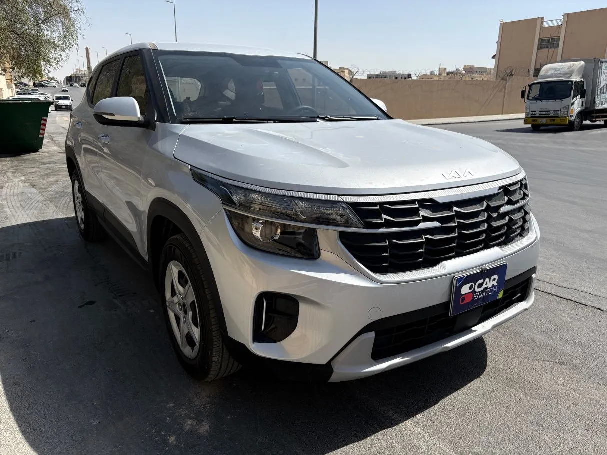 Car image 3