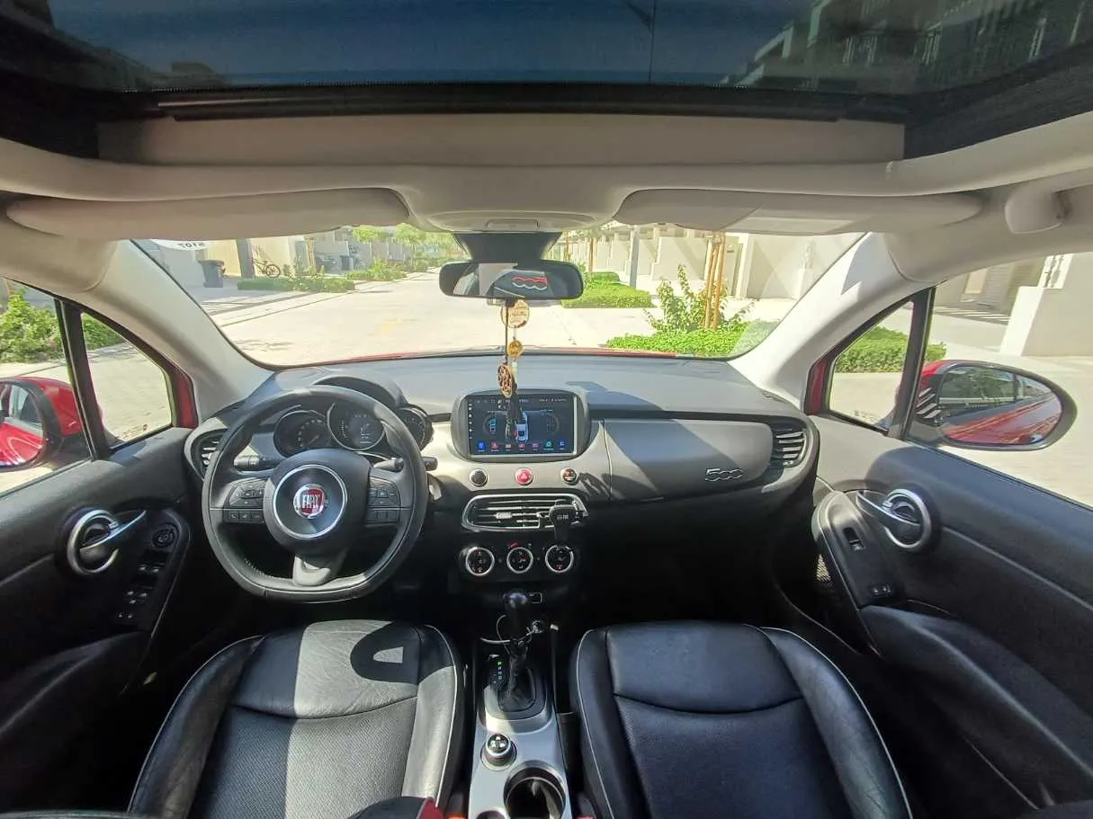 Car image 17