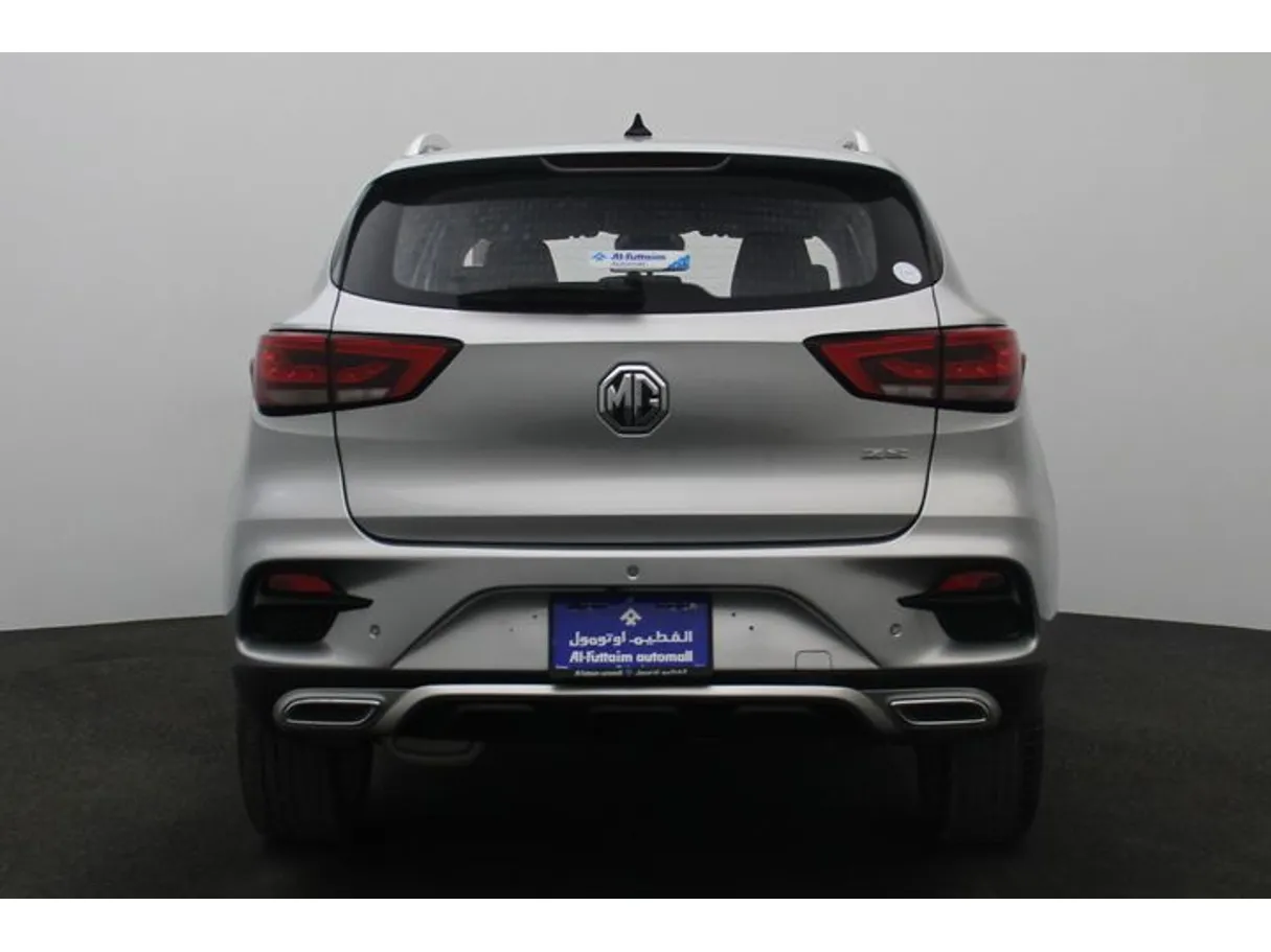 Car image 12