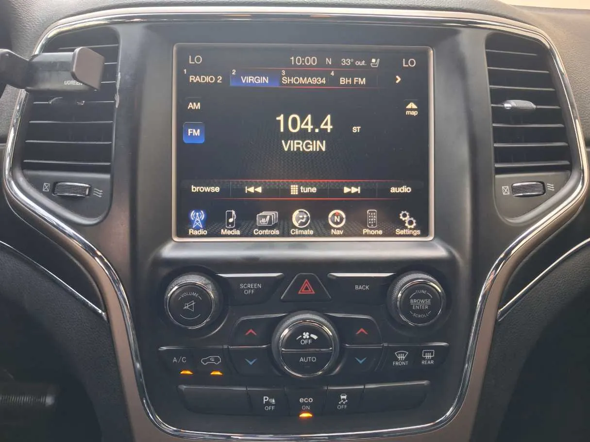 Car image 17