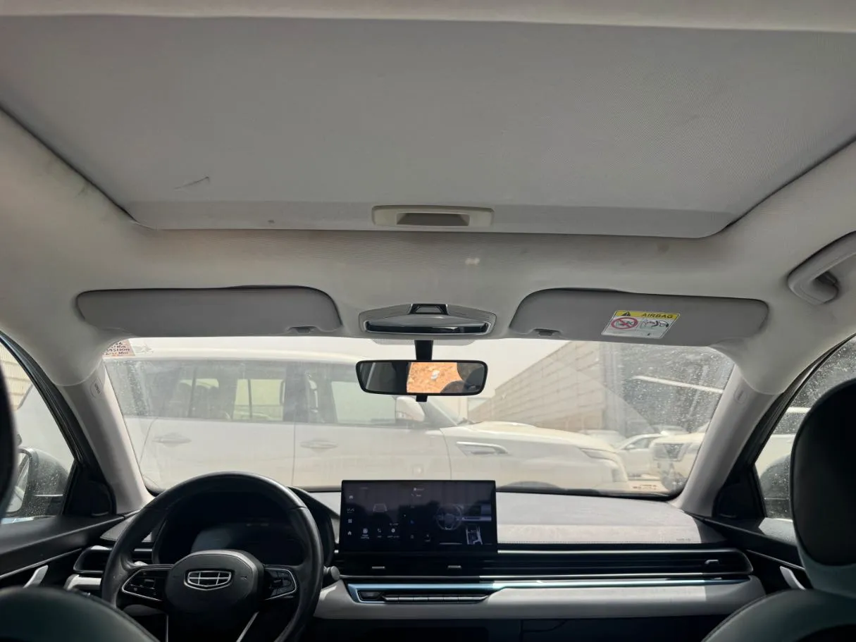 Car image 16