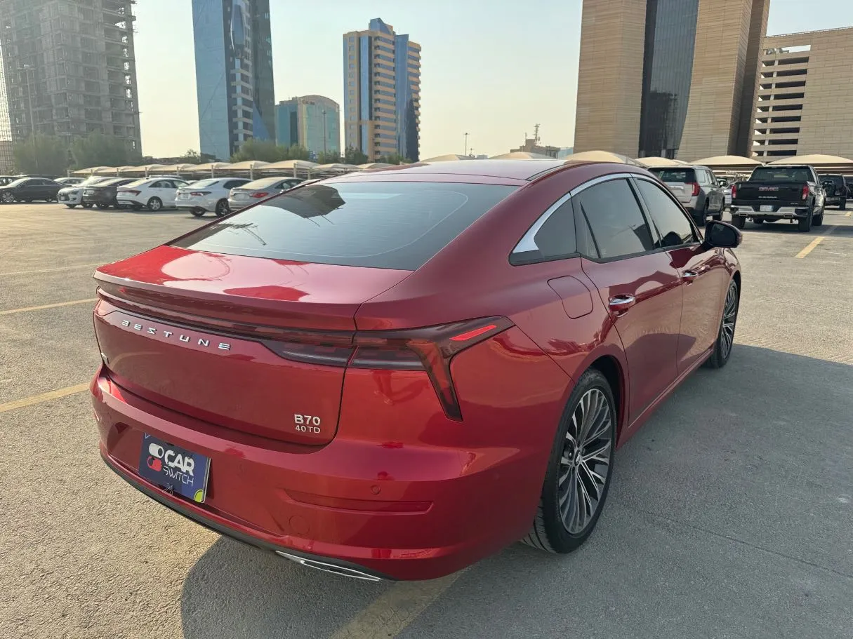 Car image 5