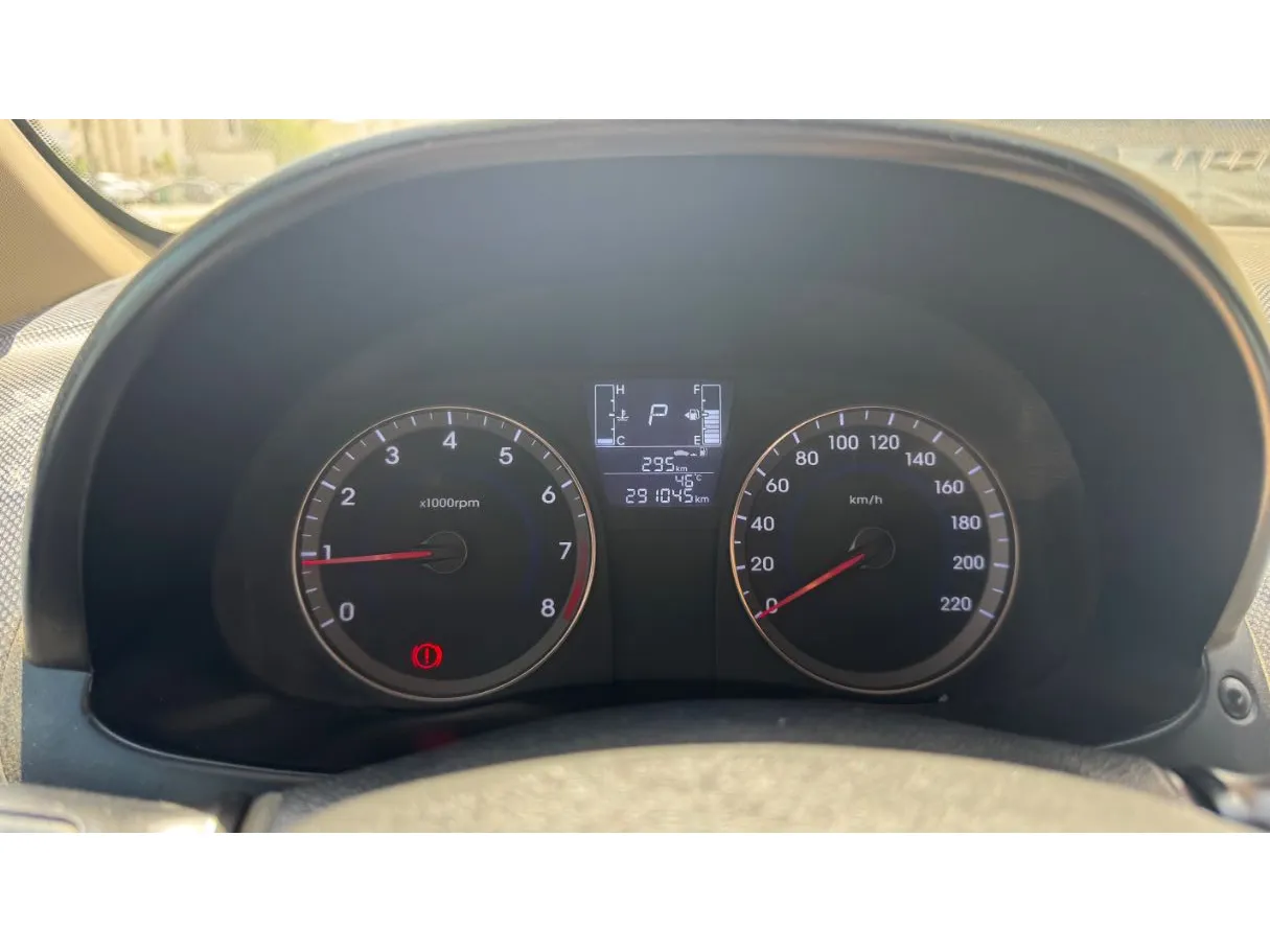 Car image 16