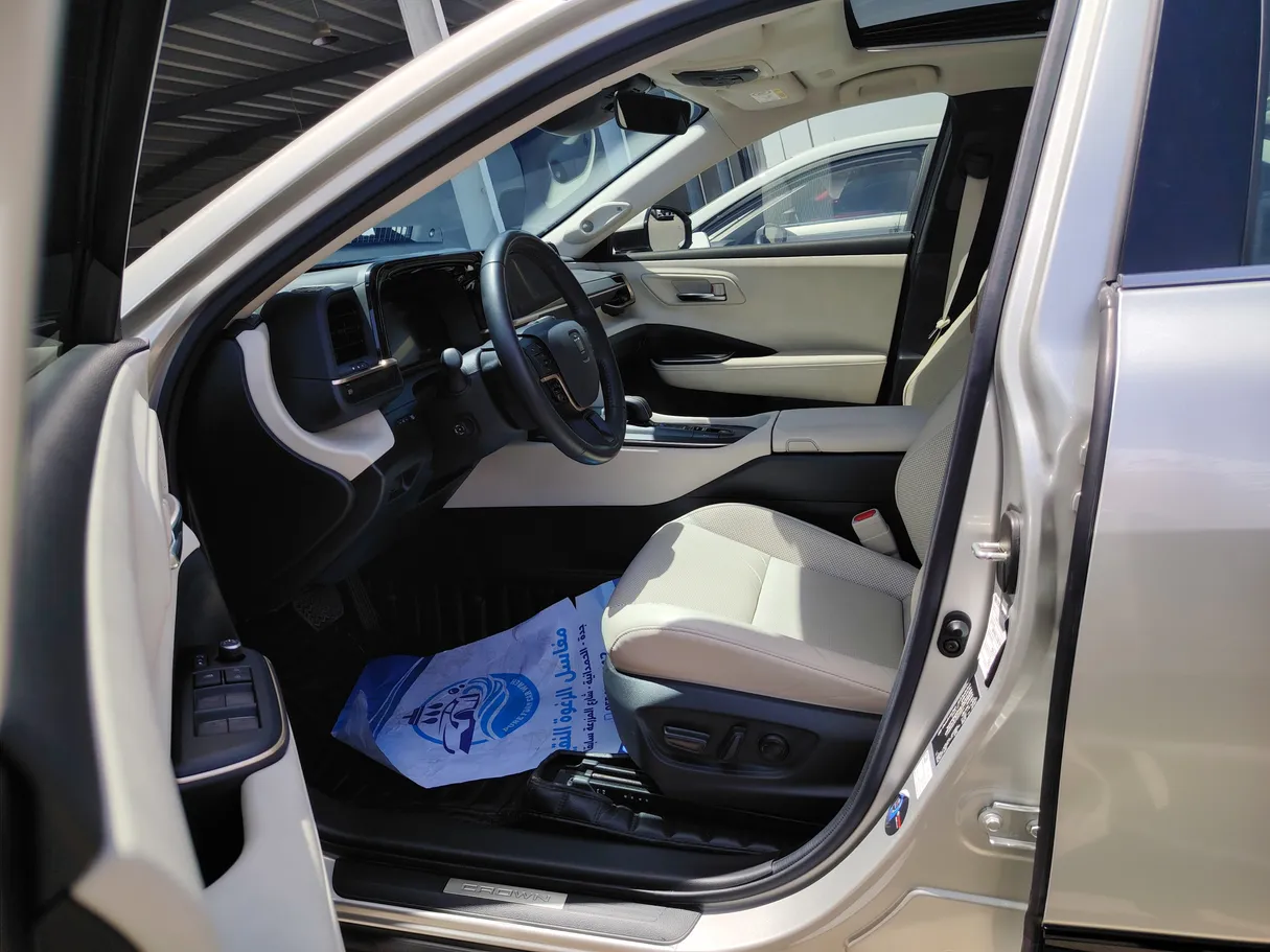 Car image 15