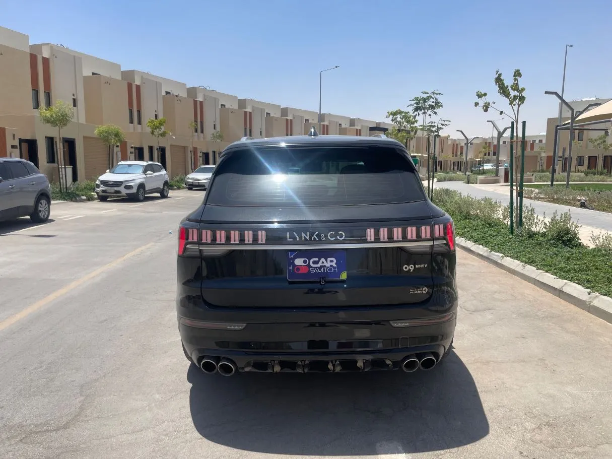 Car image 6