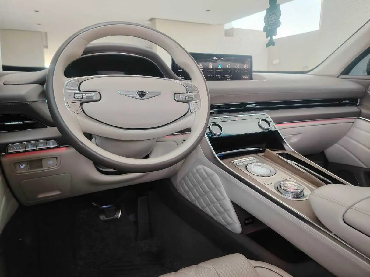 Car image 26