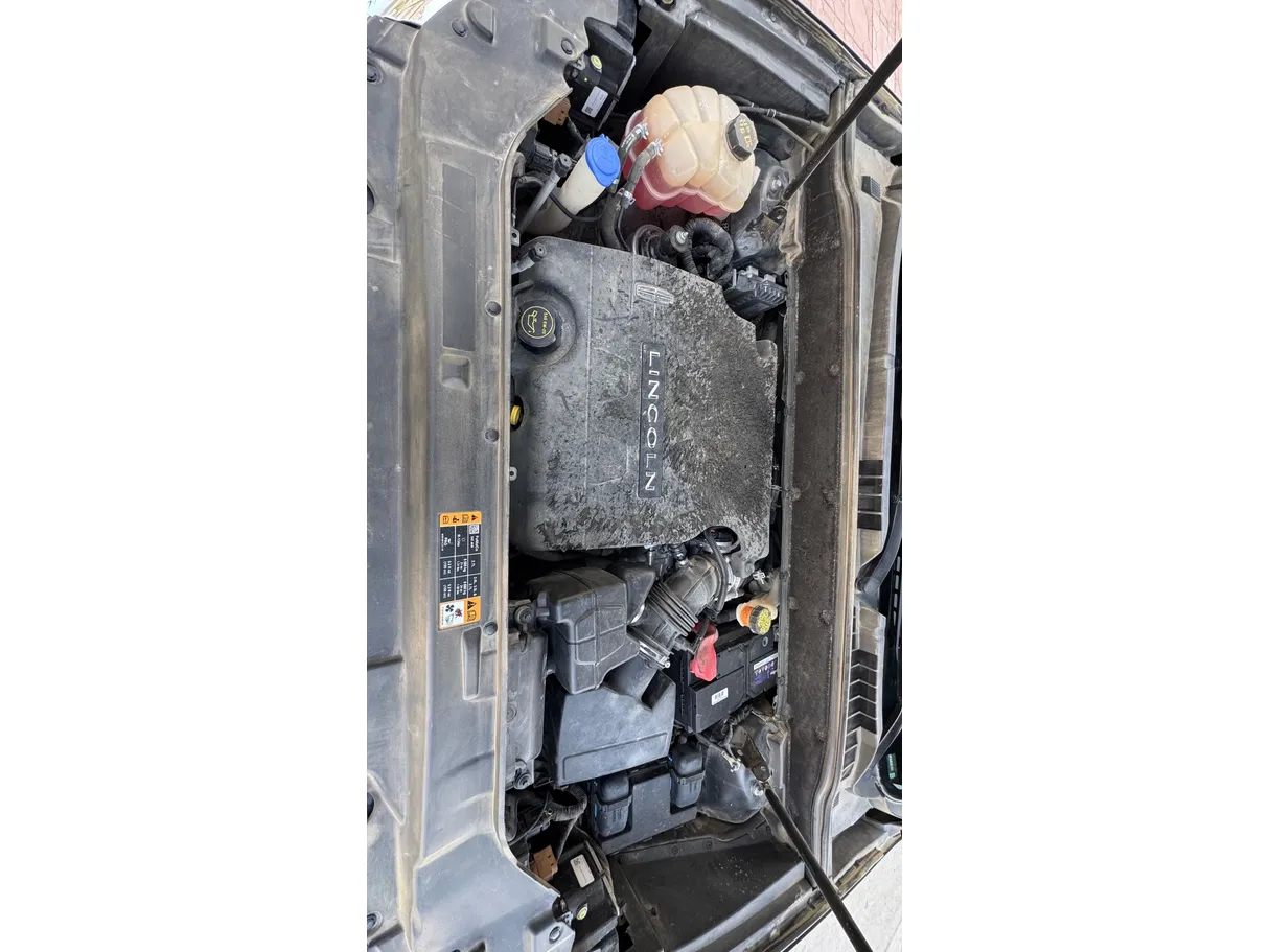 Car image 27