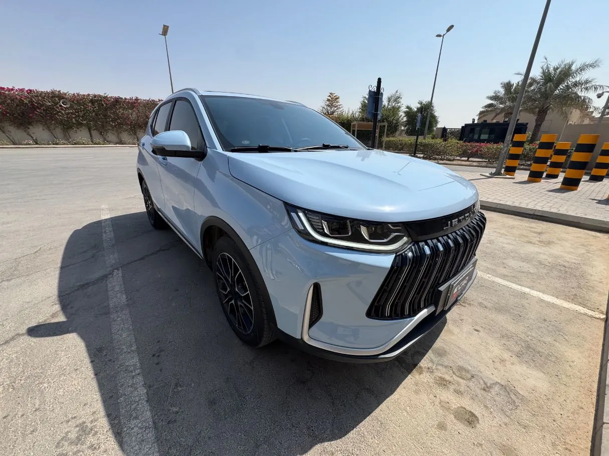 Car image 3