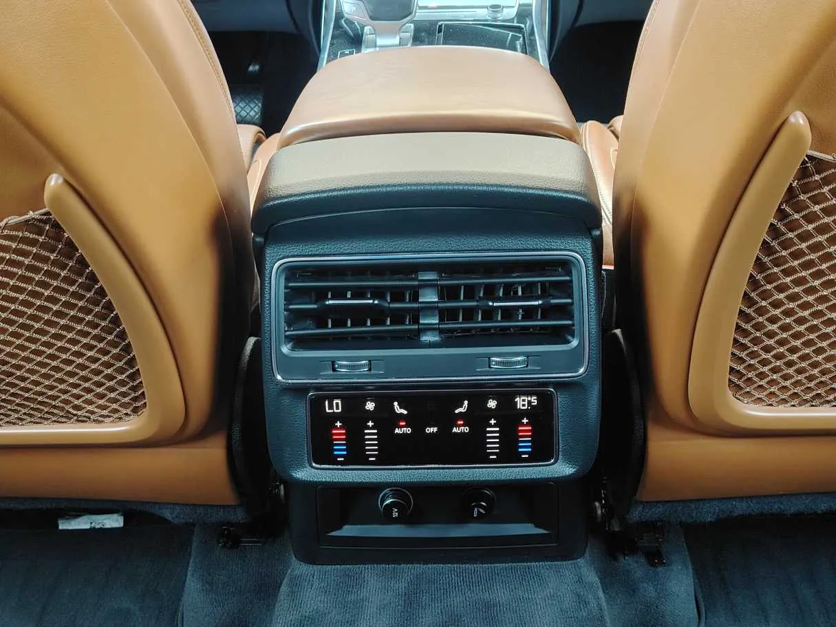 Car image 31