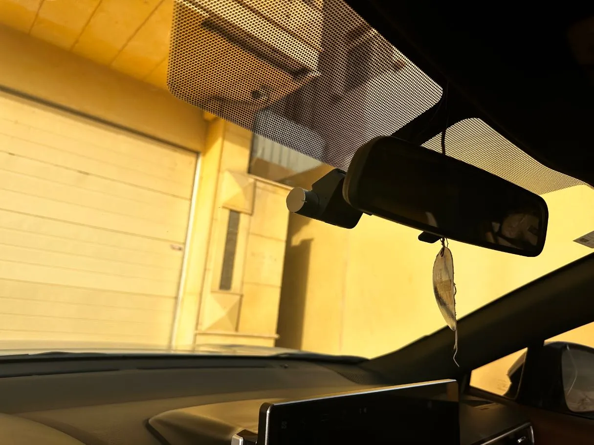 Car image 24