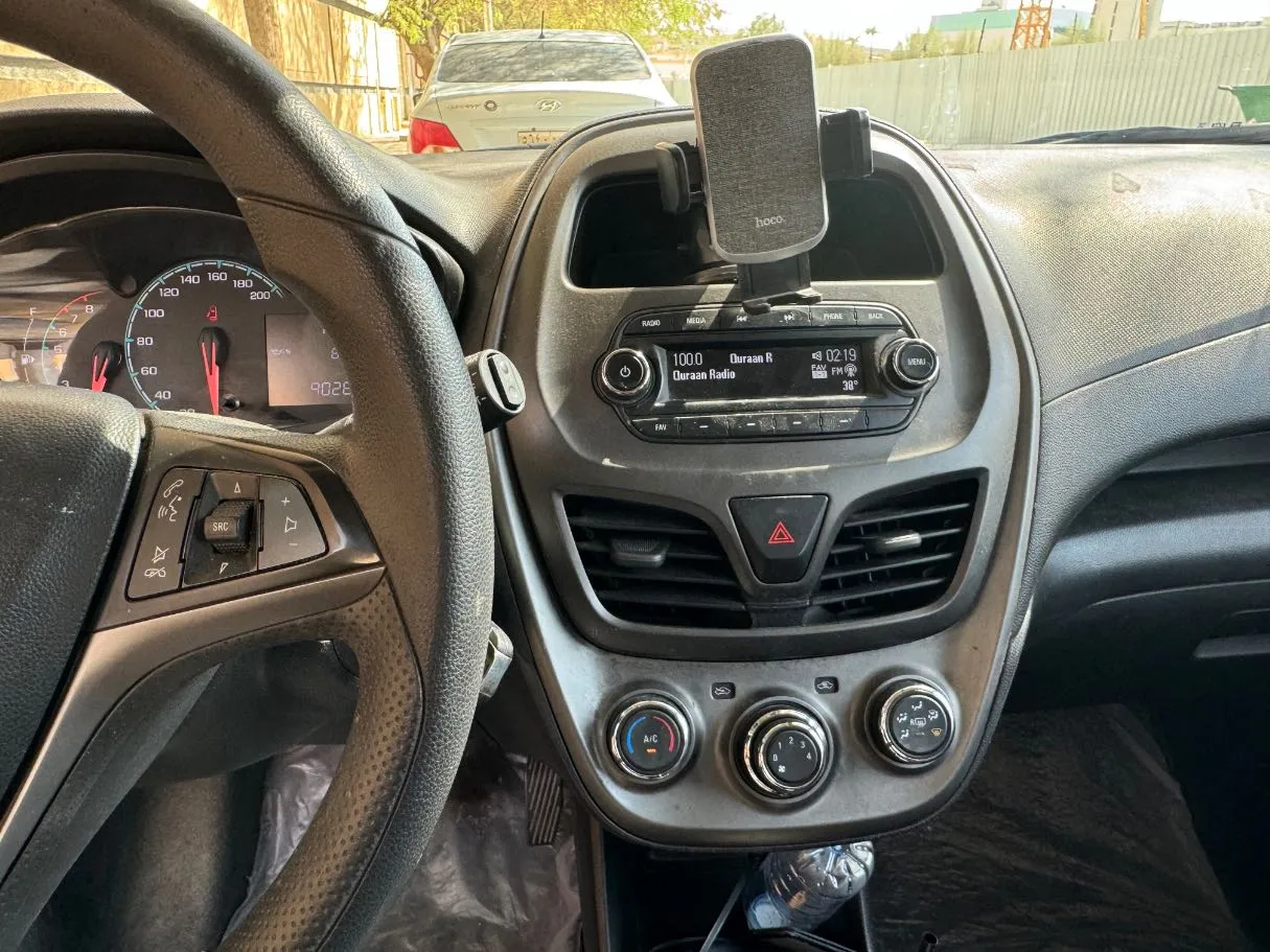 Car image 17