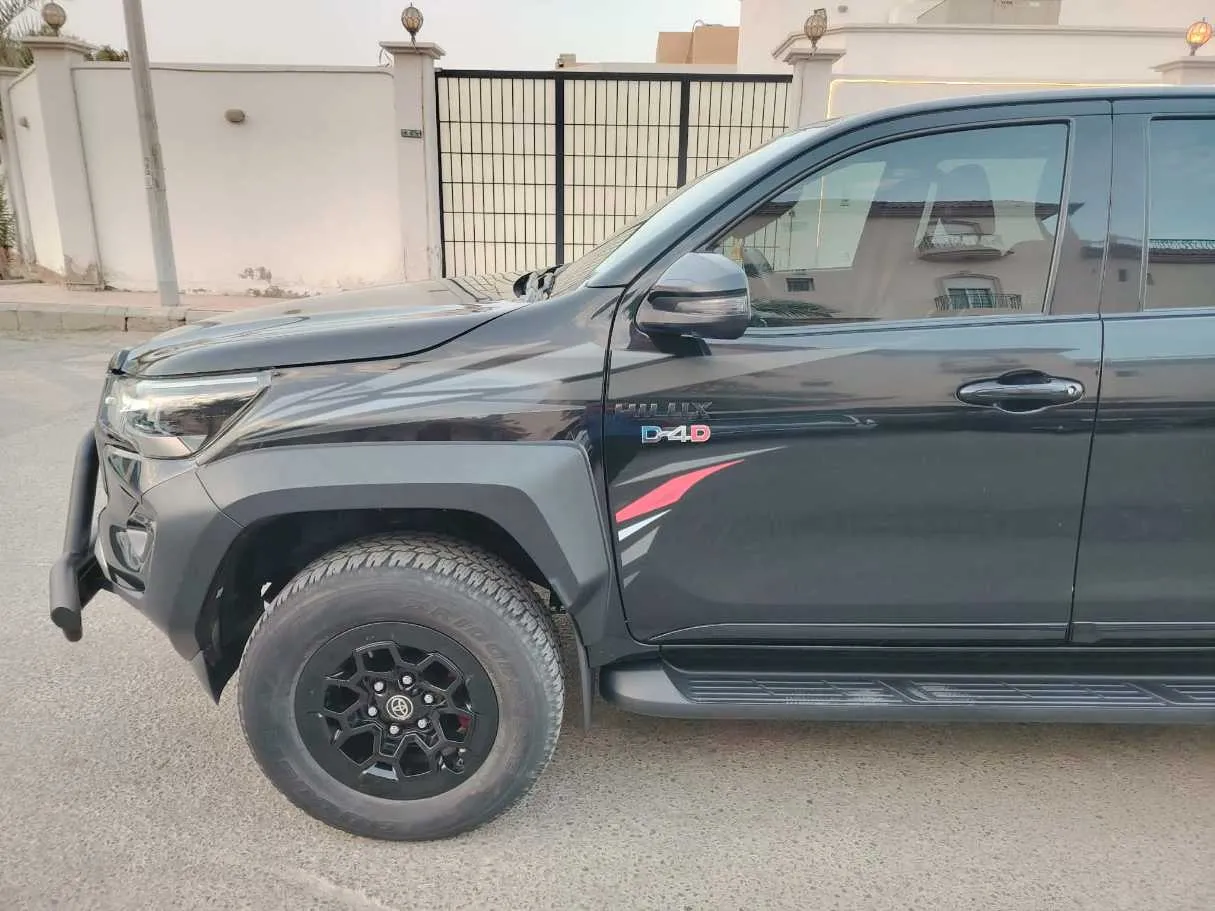 Car image 9