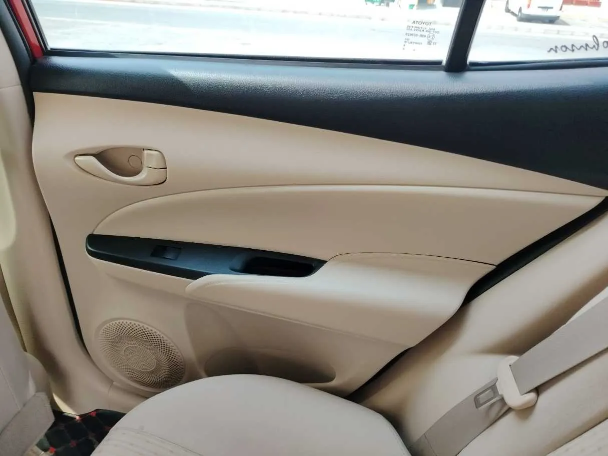 Car image 37