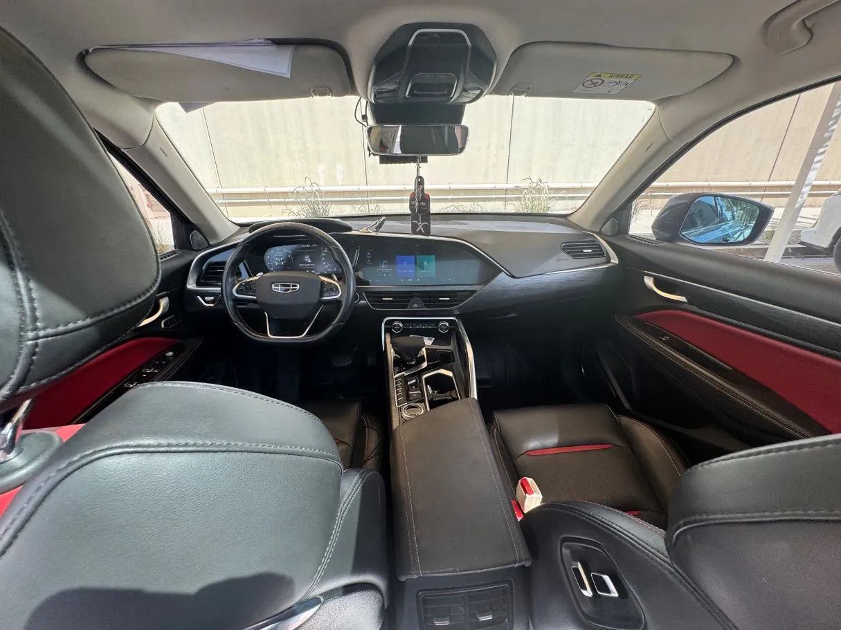 Car image 15