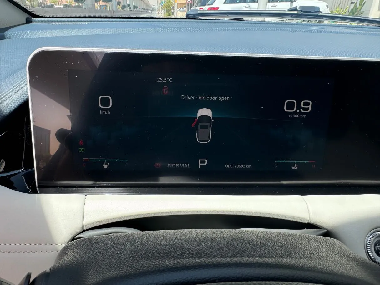 Car image 17