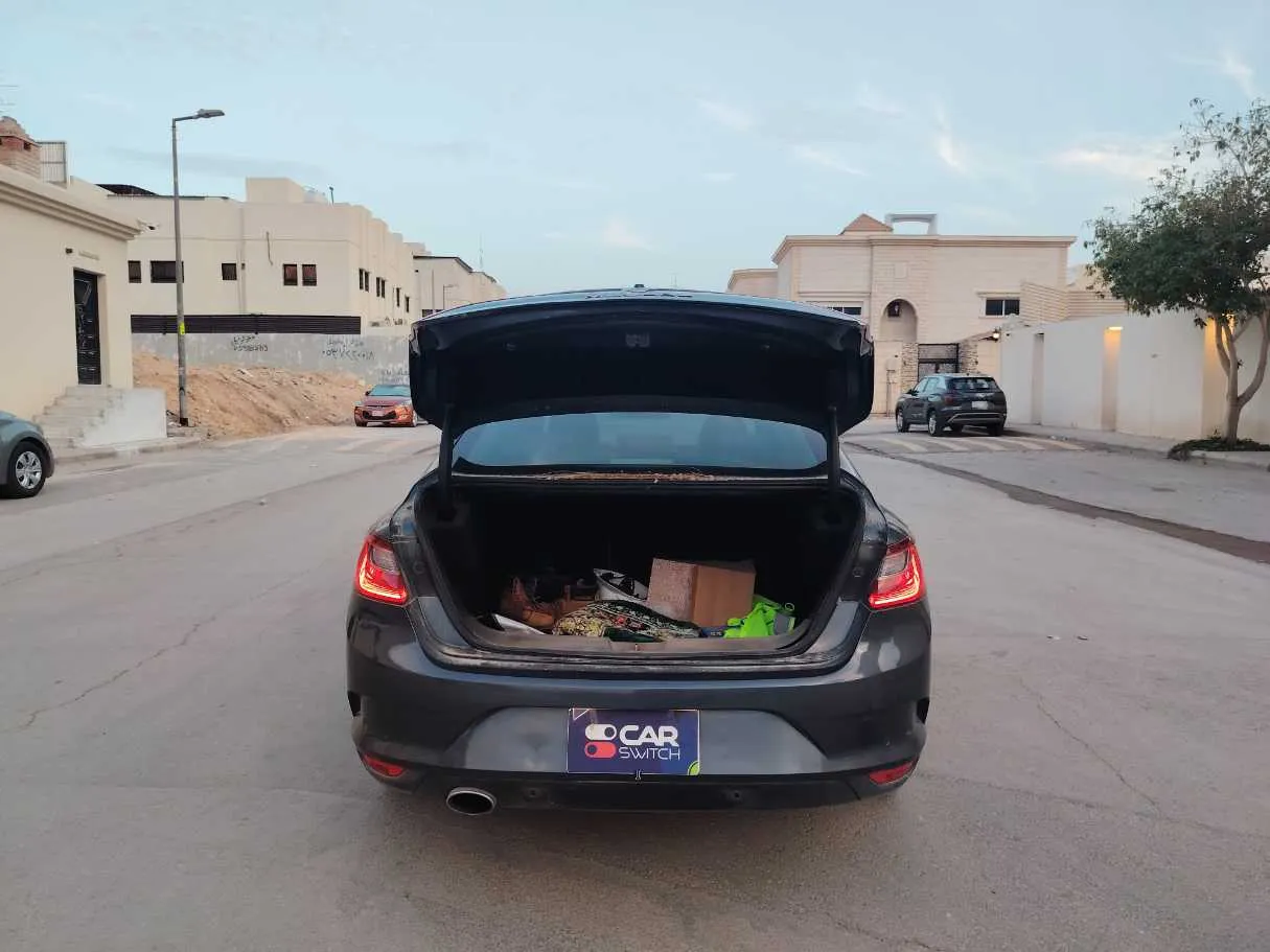 Car image 24