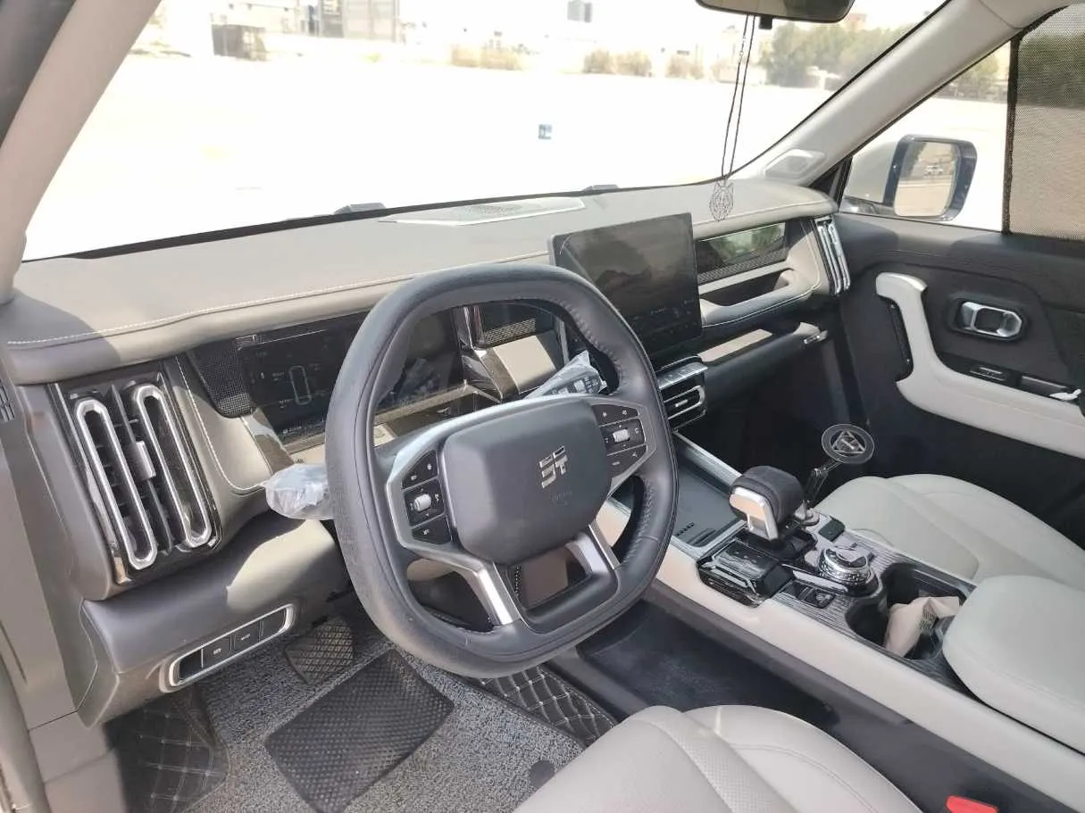 Car image 13