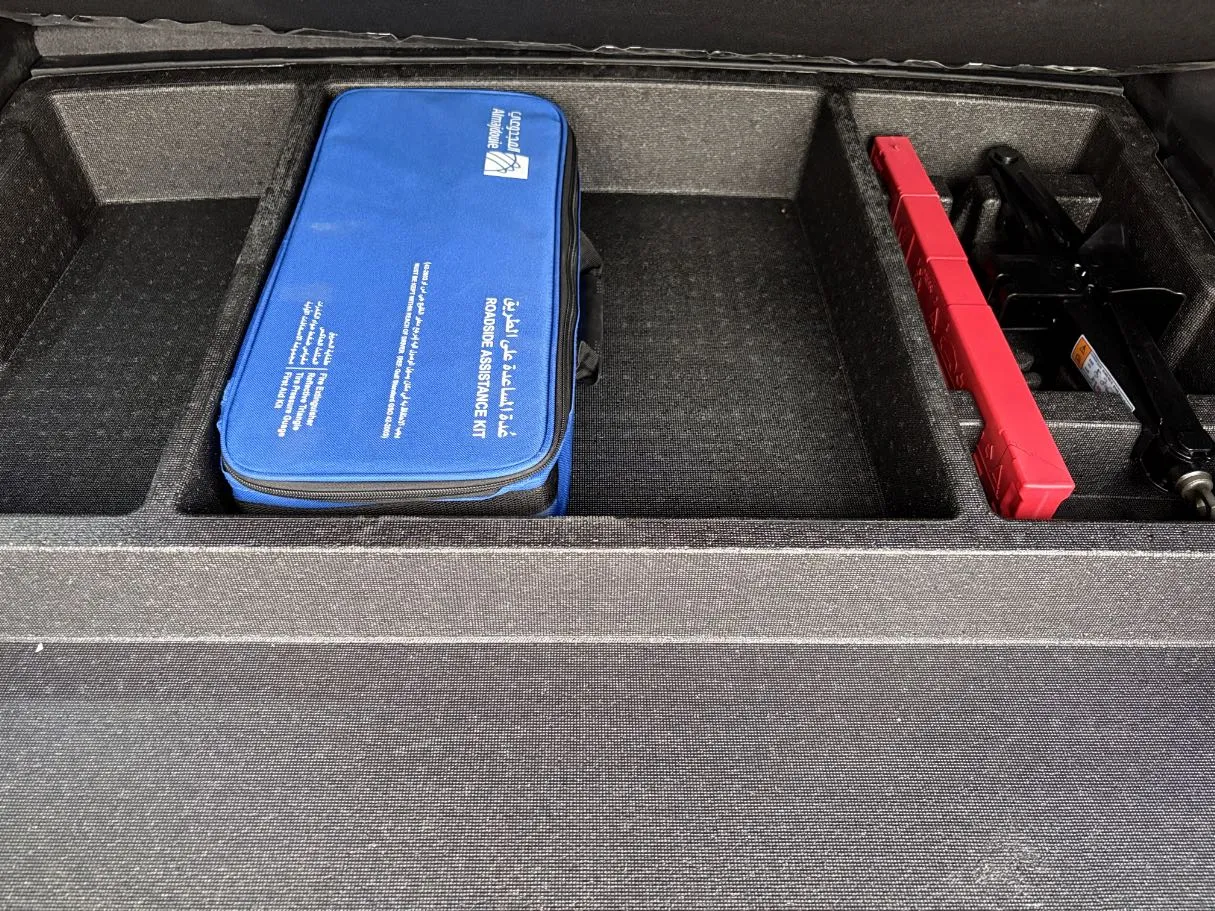 Car image 26