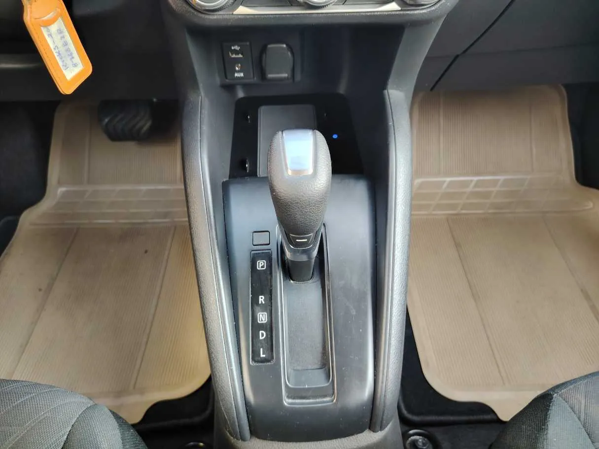Car image 18