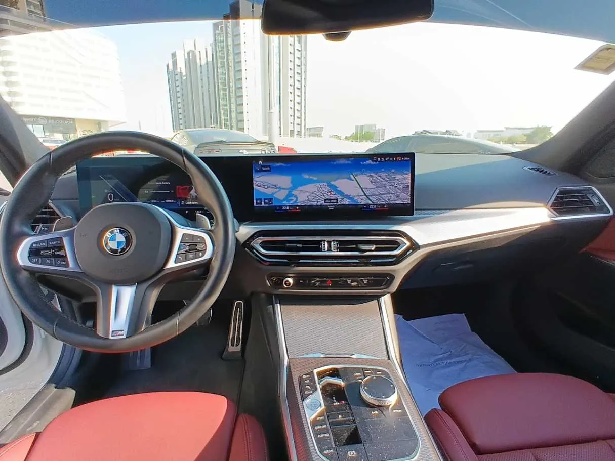 Car image 14
