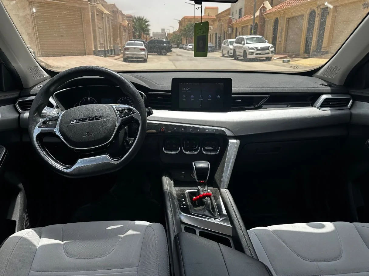 Car image 16
