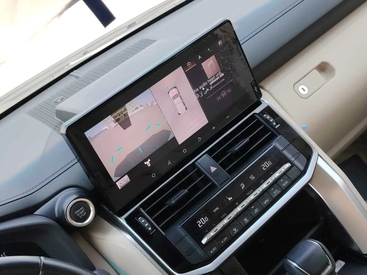Car image 23