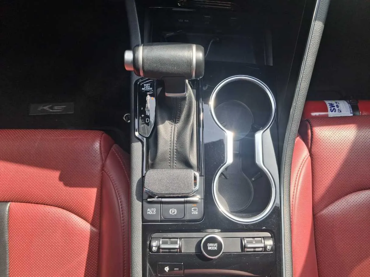 Car image 15