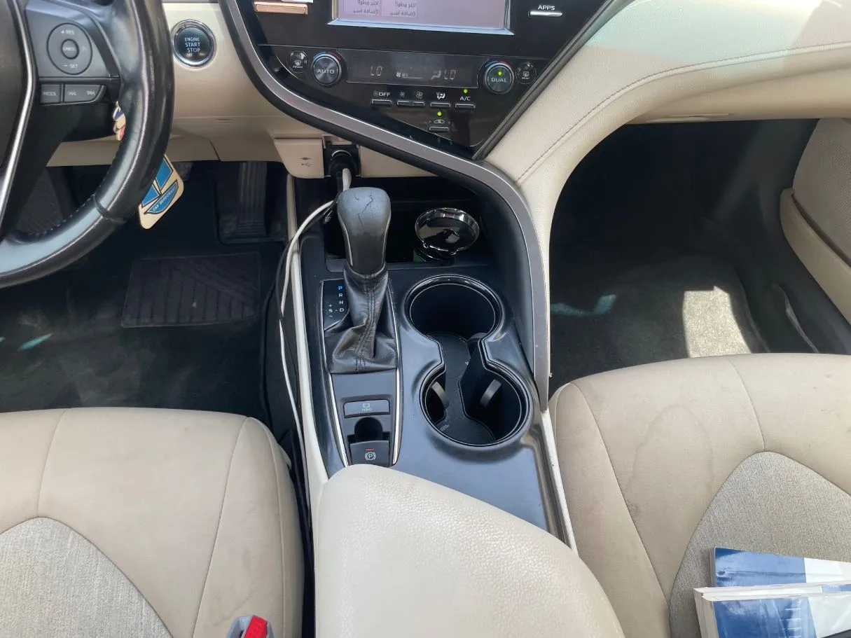 Car image 18