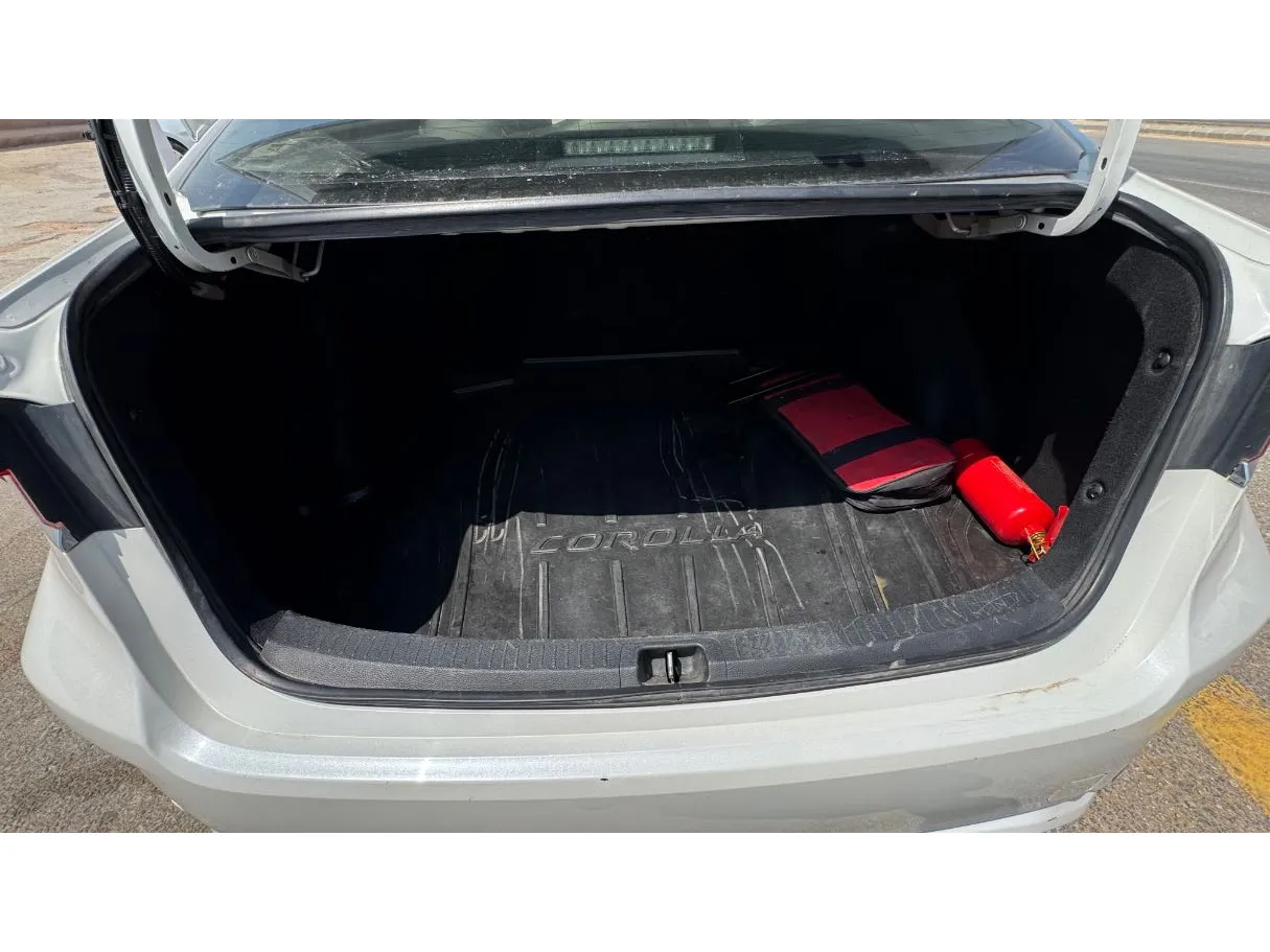 Car image 20