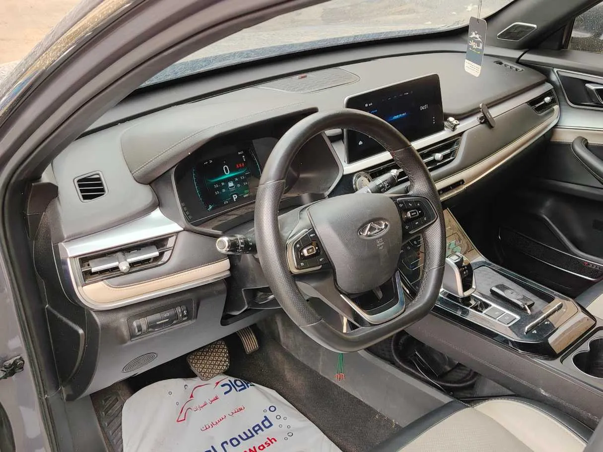 Car image 13