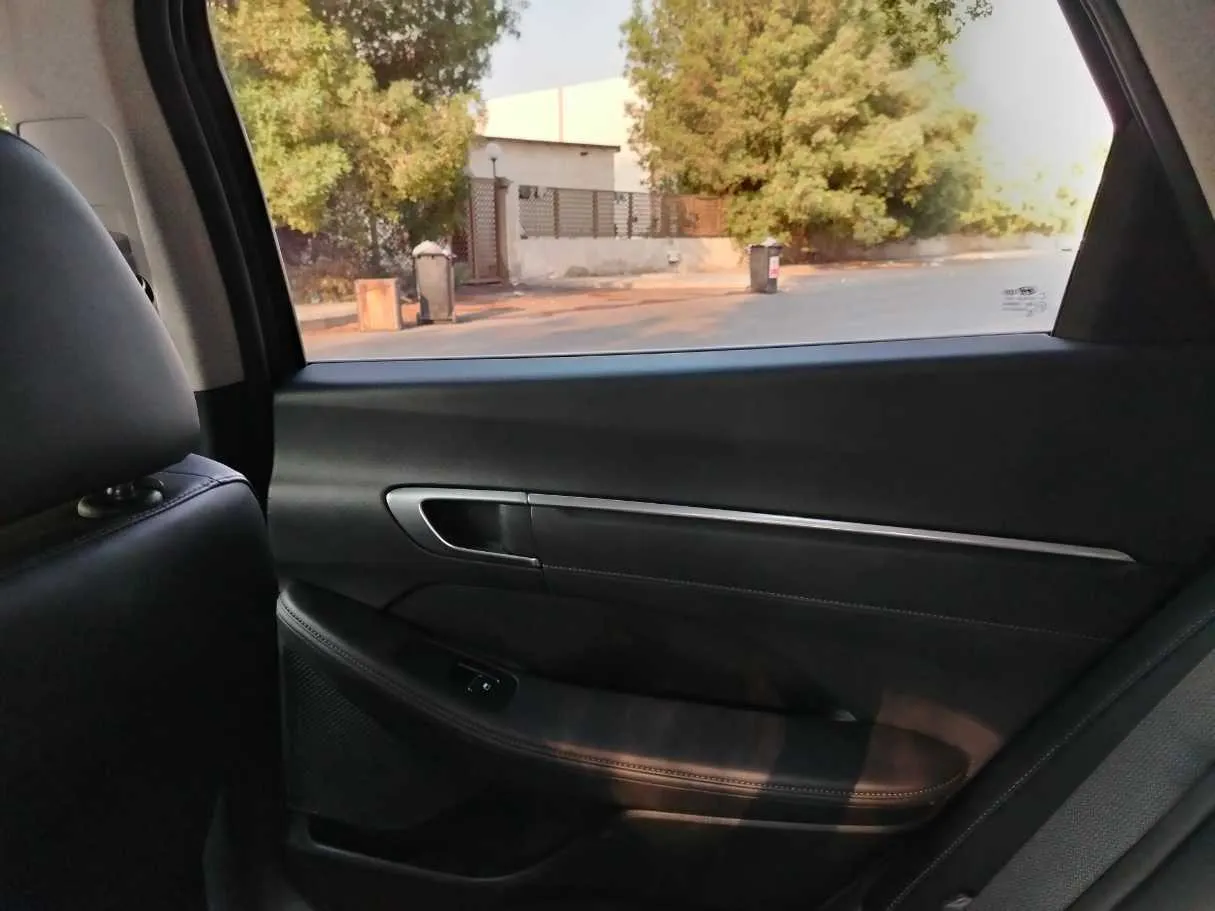 Car image 31