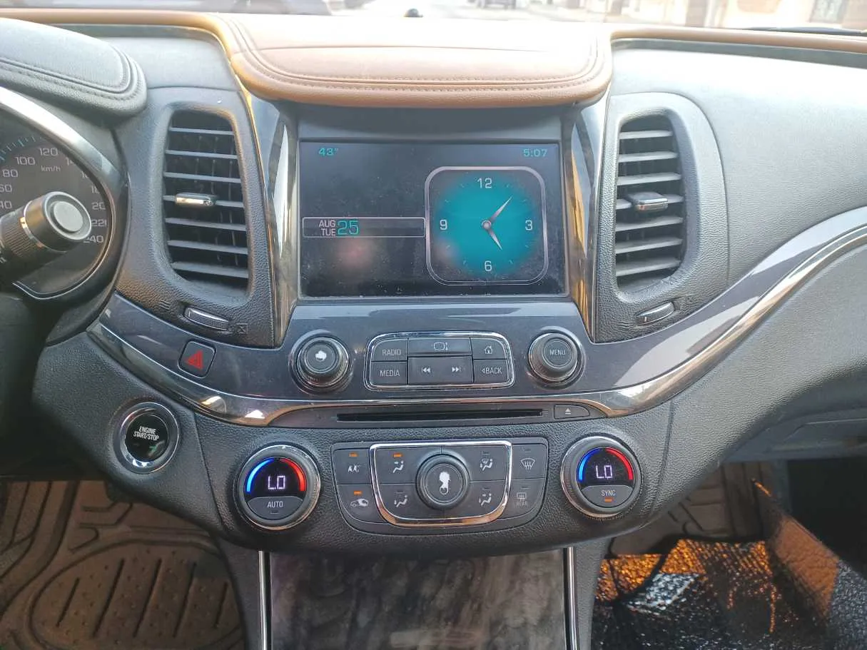 Car image 15