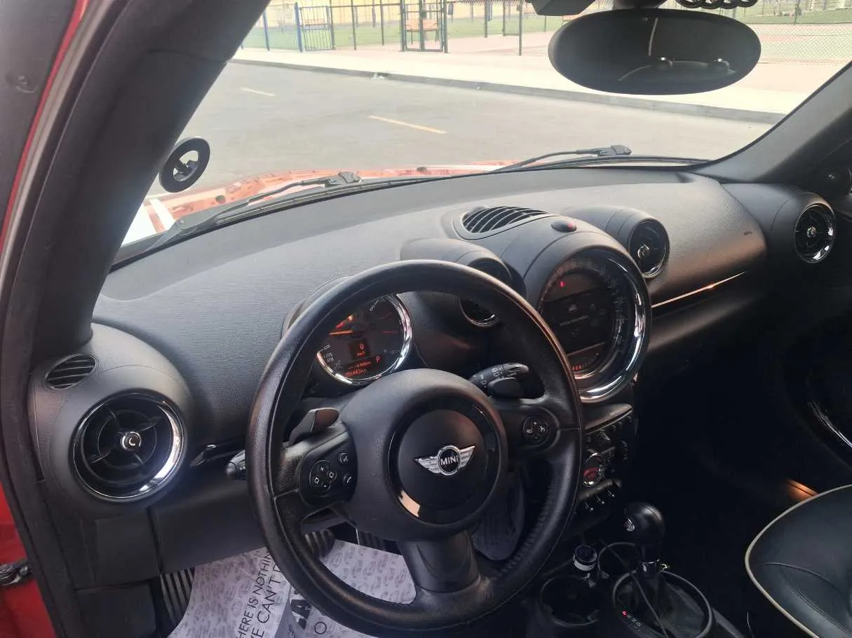 Car image 11