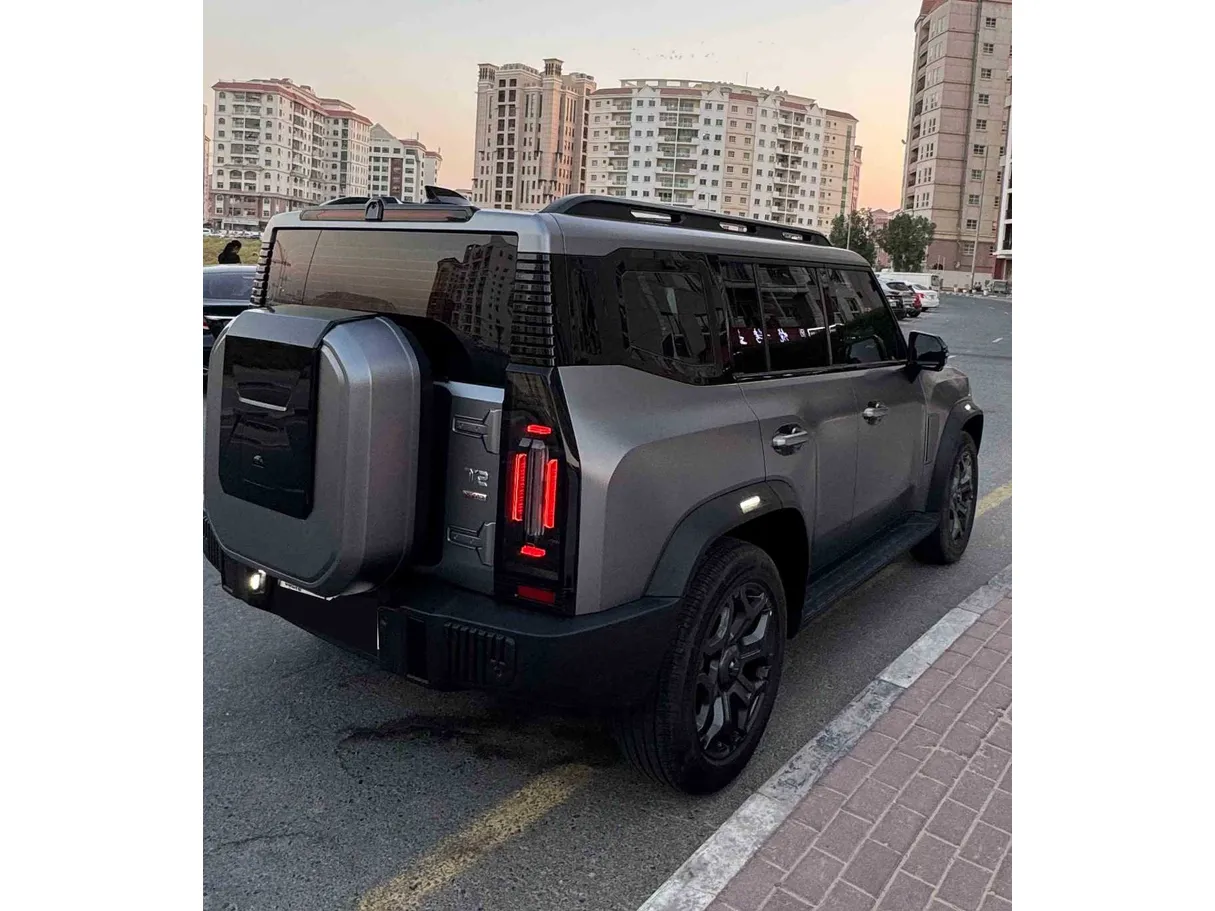 Car image 6