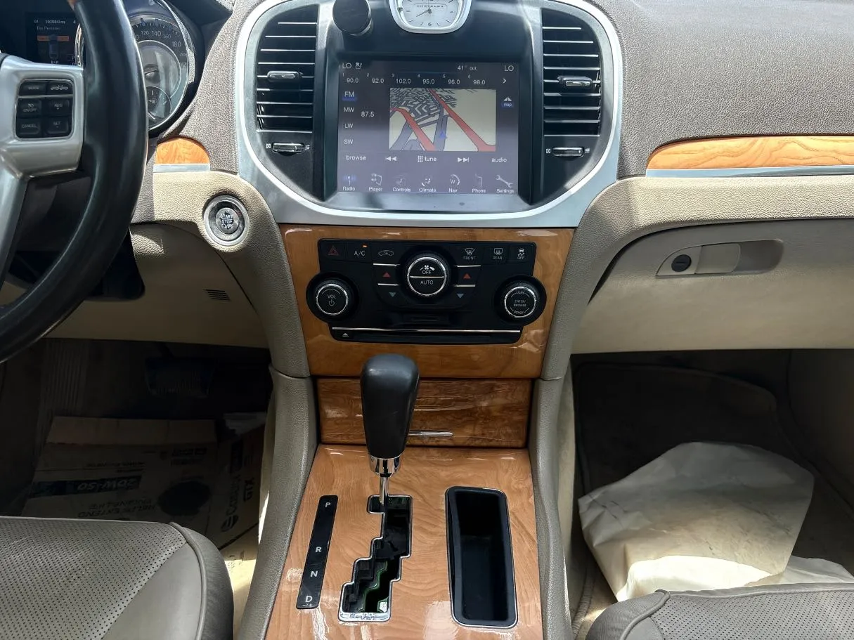 Car image 19