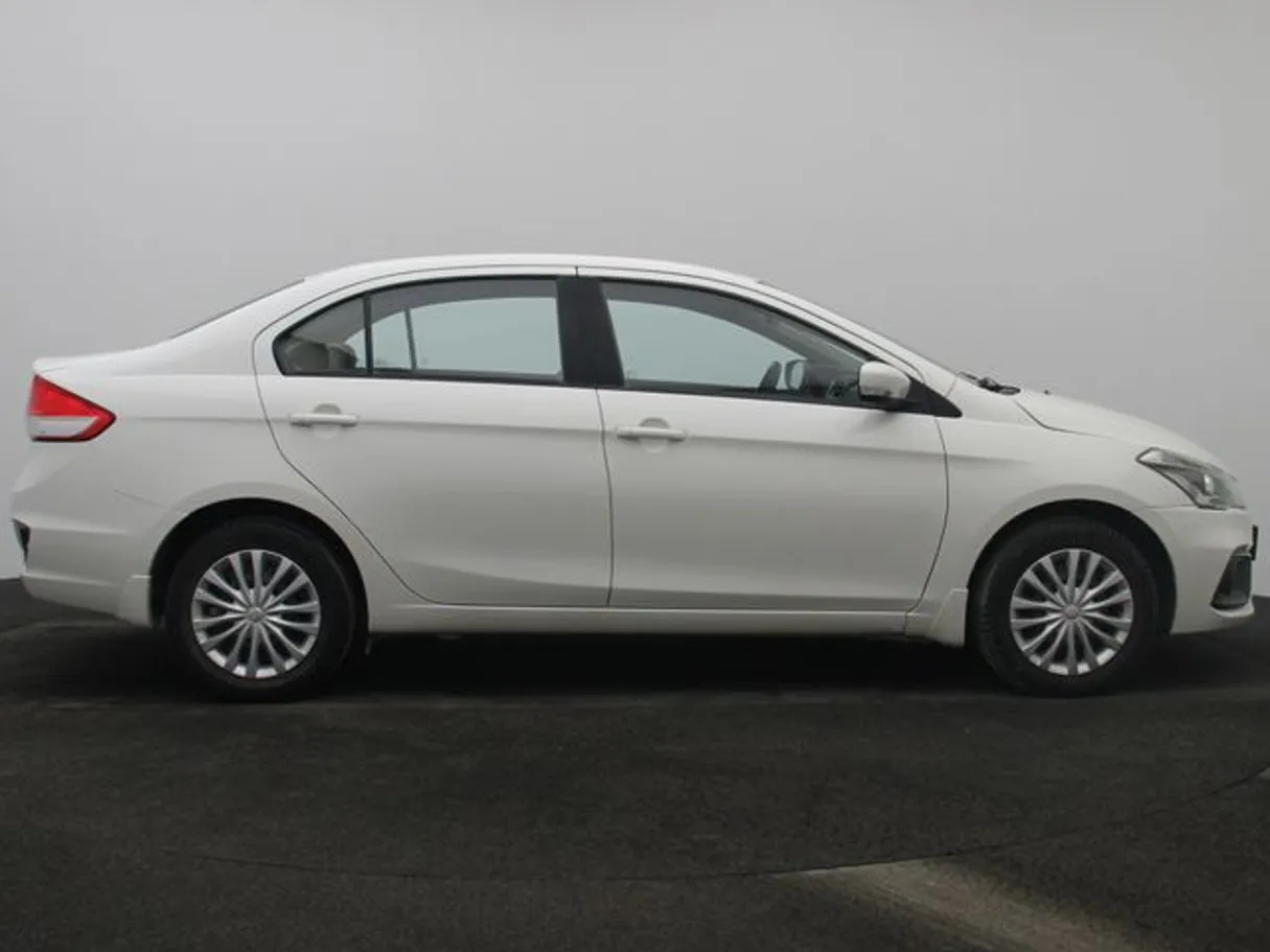 Car image 13