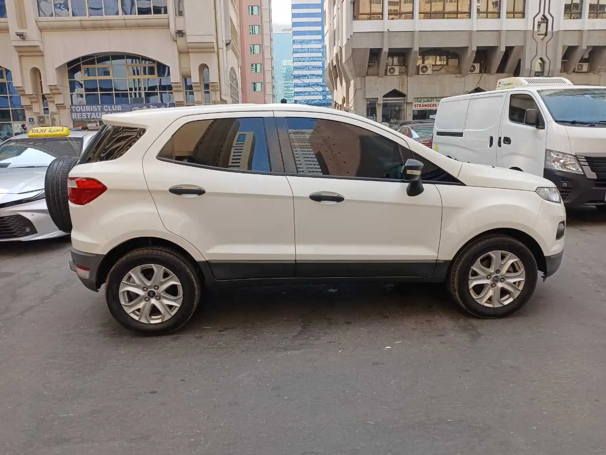 Car image 8