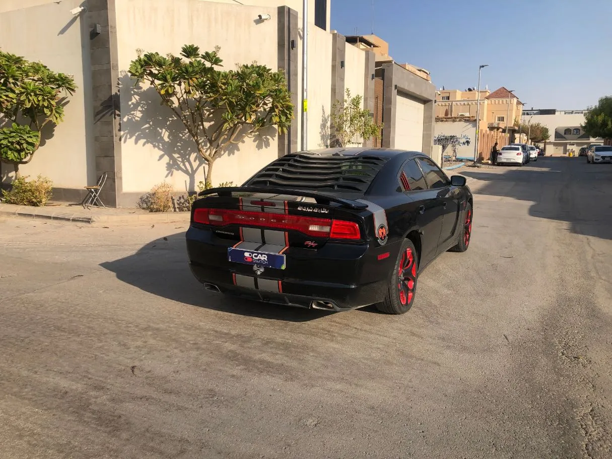 Car image 5